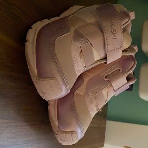 Brand new Japanese minimalist toddler shoes from Tsukihoshi 11.5 kids